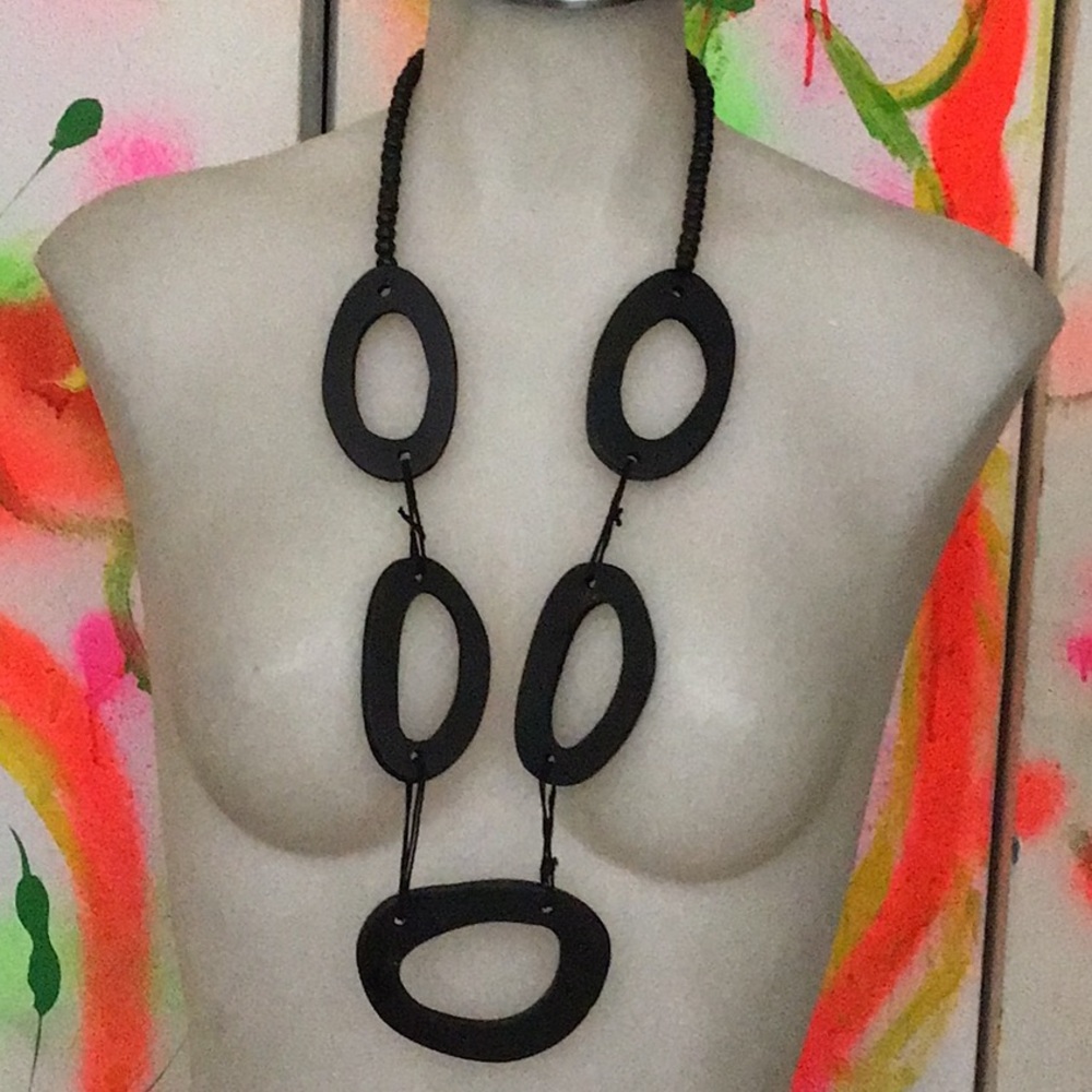 COPY - Oval black/ brown necklace